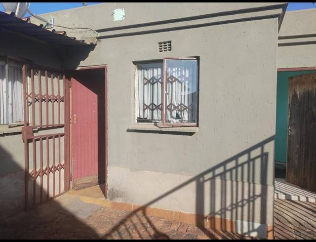 1 BEDROOM PROPERTY TO RENT IN MOLELEKI EXT 3